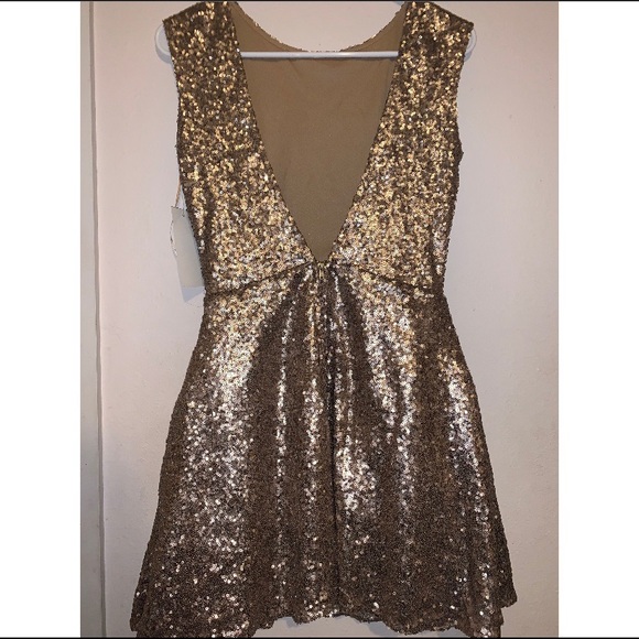 Gold sequence Tobi dress - Picture 2 of 3